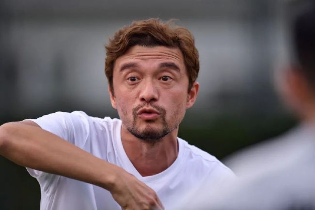 从题材上来讲，该片占了很年夜的廉价，有黑帮，有人道，情势上来讲，四段式的讲授虽然稍有过剩之嫌，但配以人物禁止、冷峻的表演气概，无疑仍是给本片增色很多。